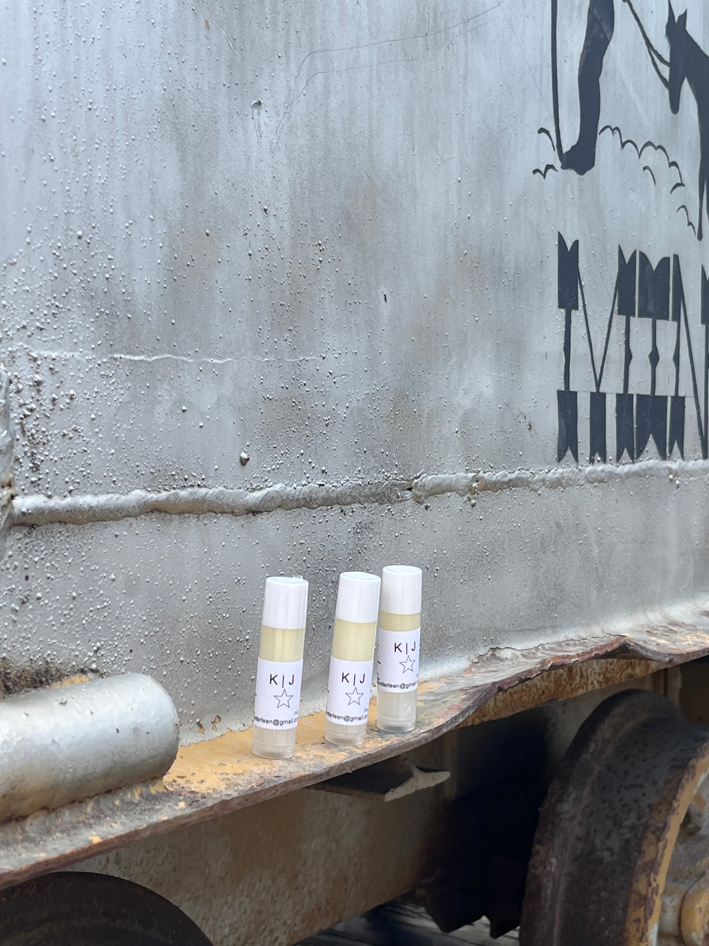 LIP LOOKS Organic Lip Butter Balm