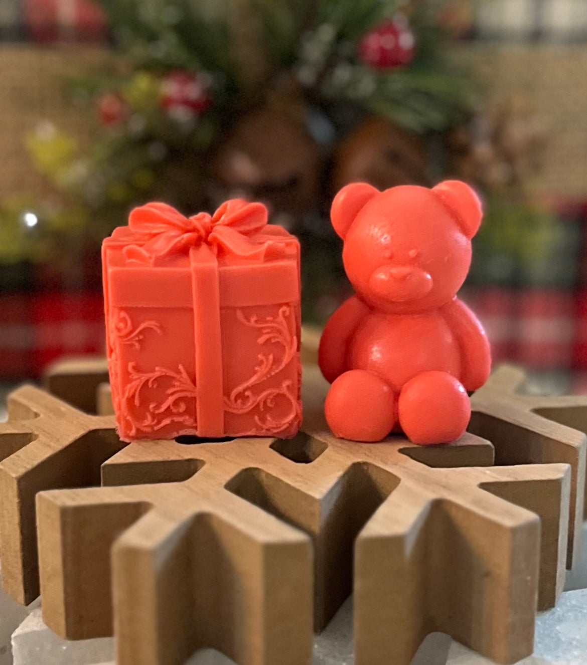 Teddy Bear & Present Decorative Soap Set