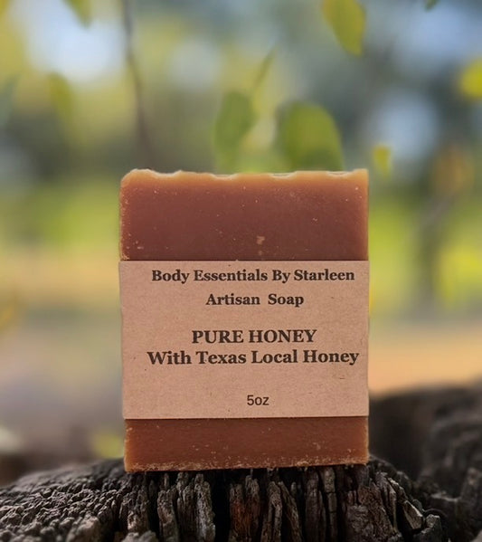 Honeybee Soap with Local Honey ⭐️Pre Order ~ To be shipped week of 9/1⭐️⭐️⭐️